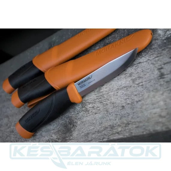 morakniv-companion-heavyduty-s-kes-tokkal-vernarancs-2