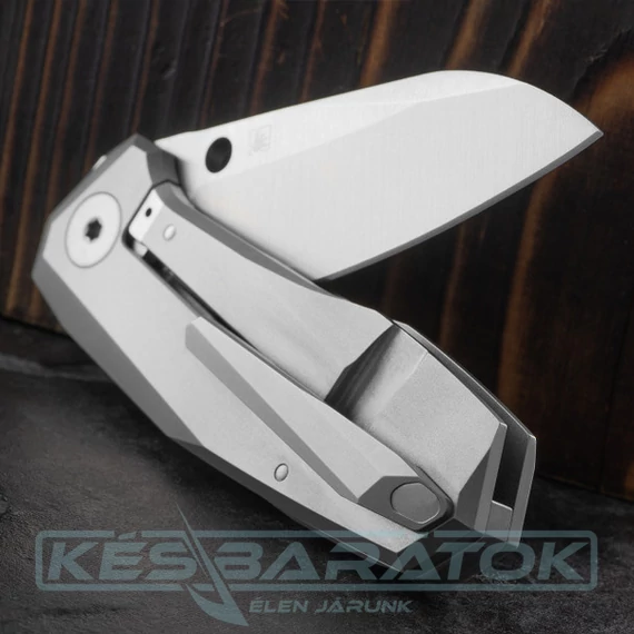 spyderco-techno-3-titanium-grey-plainedge-zsebkes-c158tip3-5